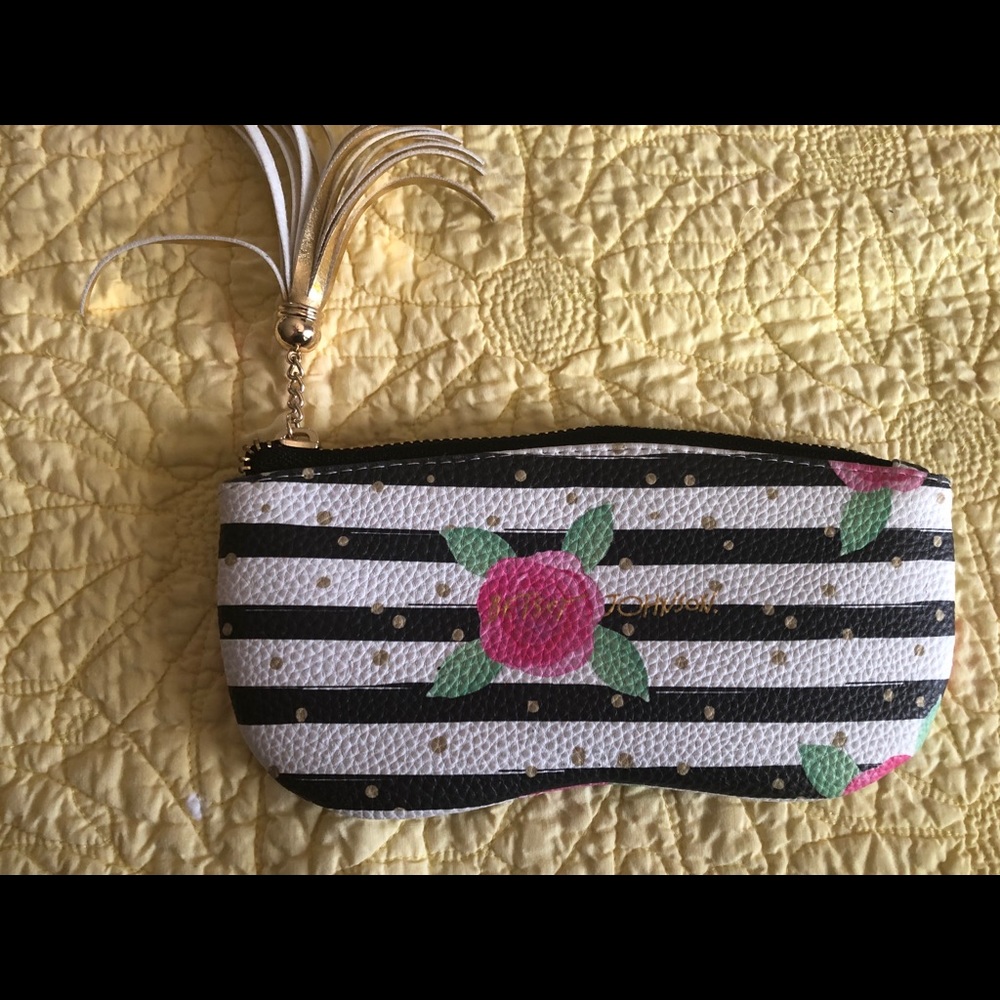 🌷Betsey Johnson Eyeglass case/wallet pouch🌷